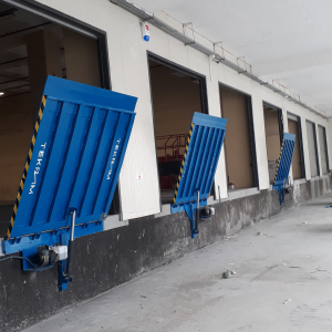 Rampa hidraulica vericala de colt - Imagine 1